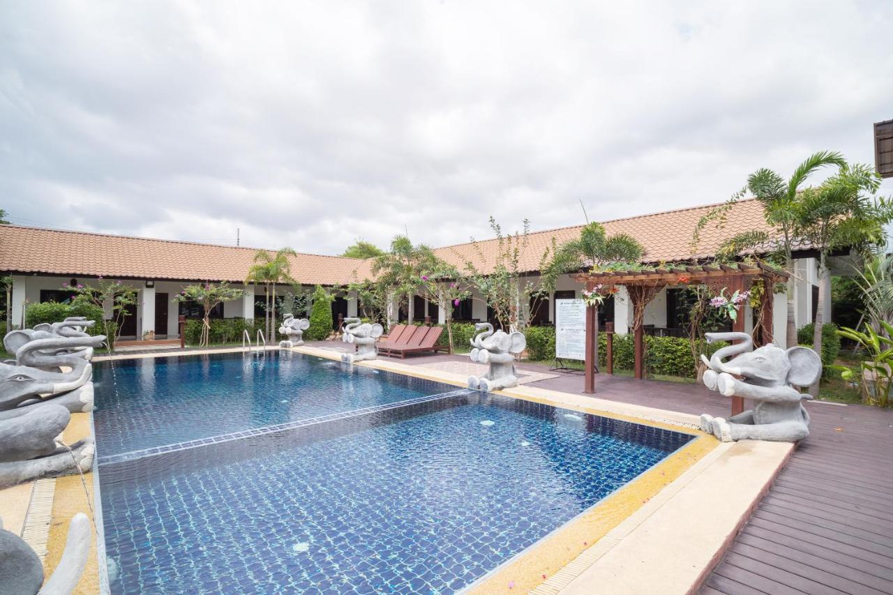 Oyo 837 Baan Kiang Nam Resort Банг-Ламунг Екстер'єр фото